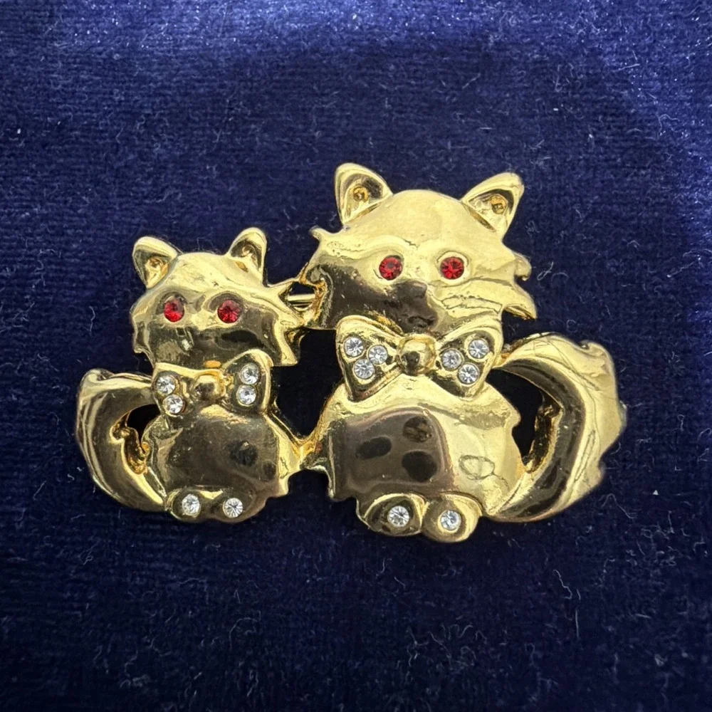 Vtg Figural Brooch Kitten Cat Red Clear Rhinestone Gold Tone